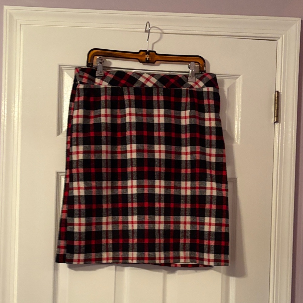 Chadwicks Plaid Pencil Skirt in Red and Black